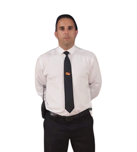 Wissem Rezgui en tenu de travail.